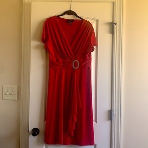 Beautiful vibrant tea dress! Perfect for a cocktail party, formal or semi formal